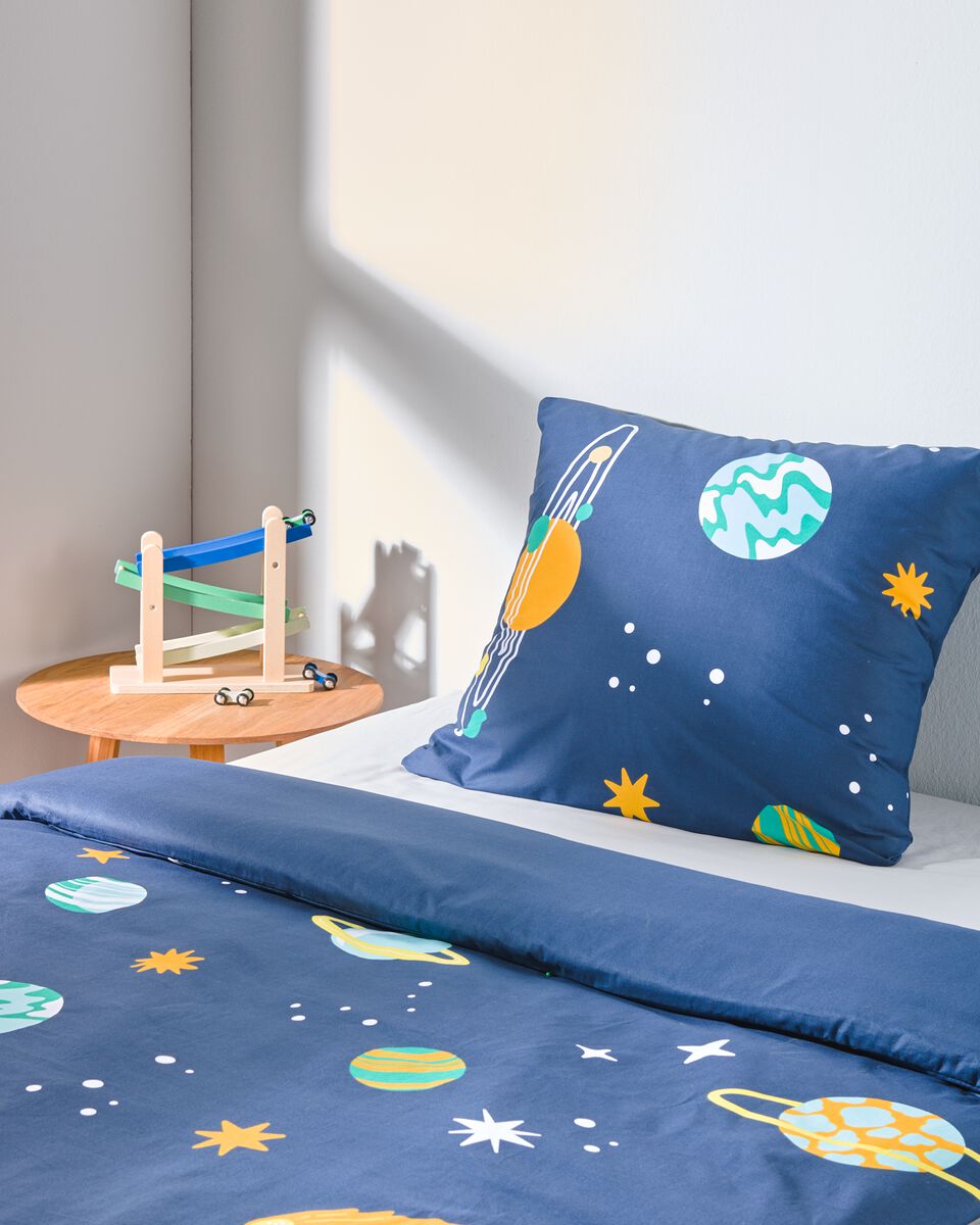 Appartement Tegenhanger Noord Amerika kinderdekbedovertrek - zacht katoen - 140 x 200 - donkerblauw planeten -  HEMA